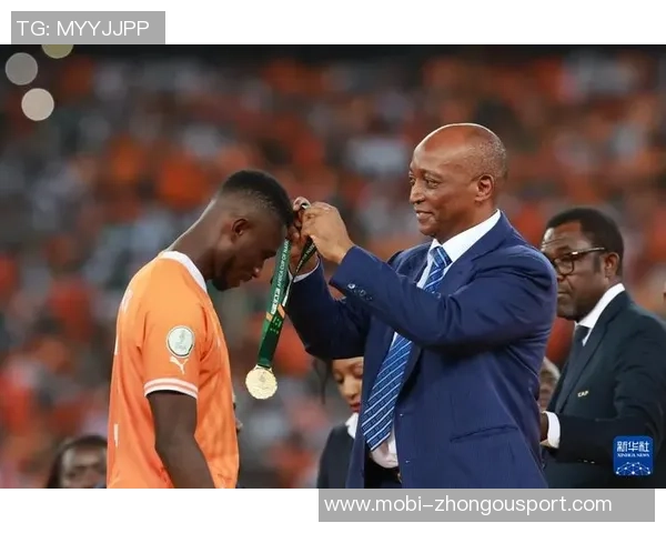 姆巴佩亲临非洲足球盛宴与非洲足联主席莫特塞佩同框合影留念 姆巴佩亲临非洲足球盛宴与非洲足联主席莫特塞佩同框合影留念